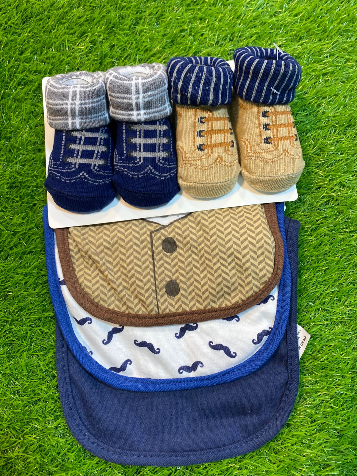 Fancy Bibs & Socks Set Gentelman