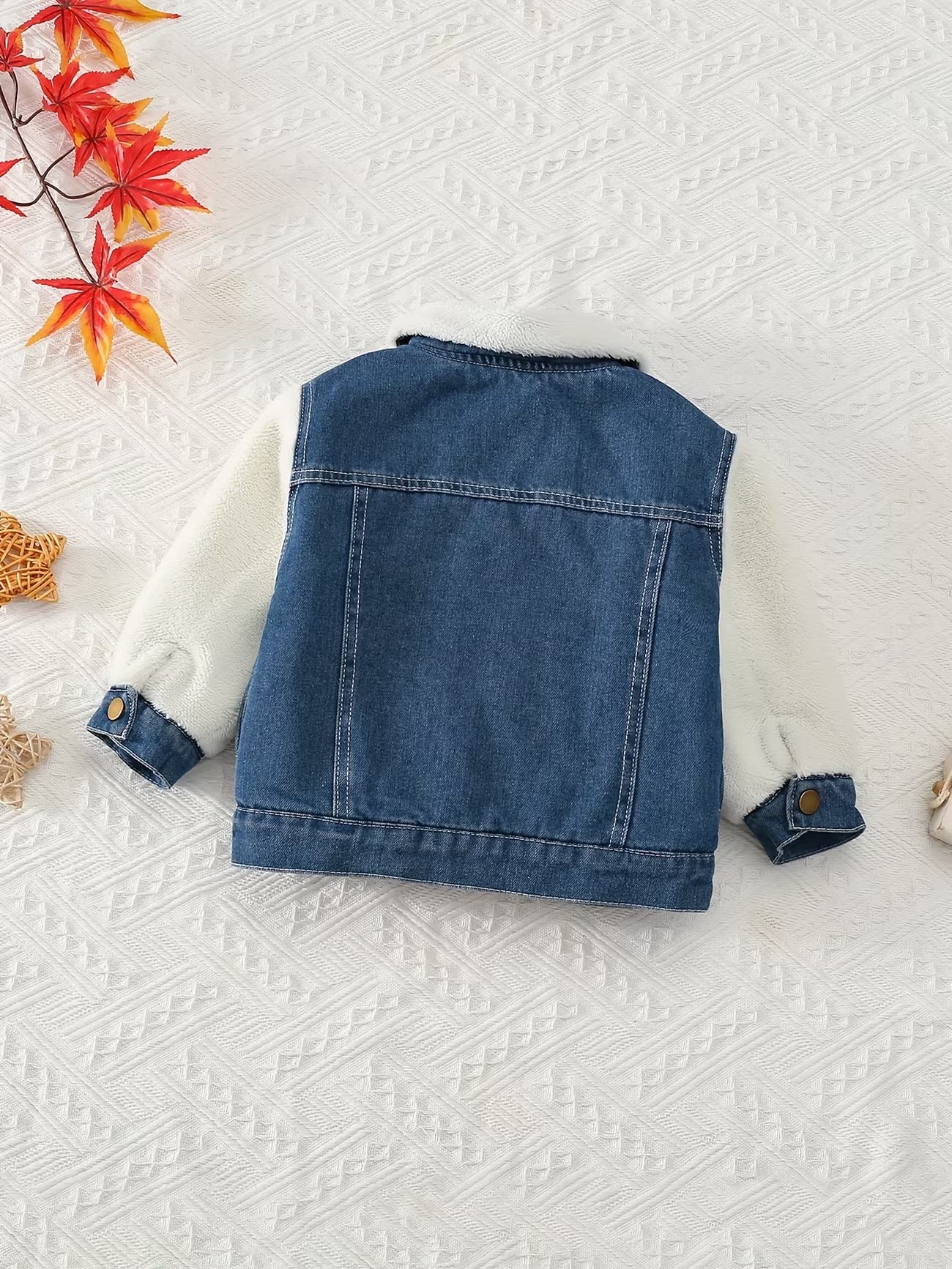 Cozy Fleece-Lined Denim Jacket - Plush Faux Fur Detail, Button Closure, Long Sleeve - Perfect for Fall/Winter