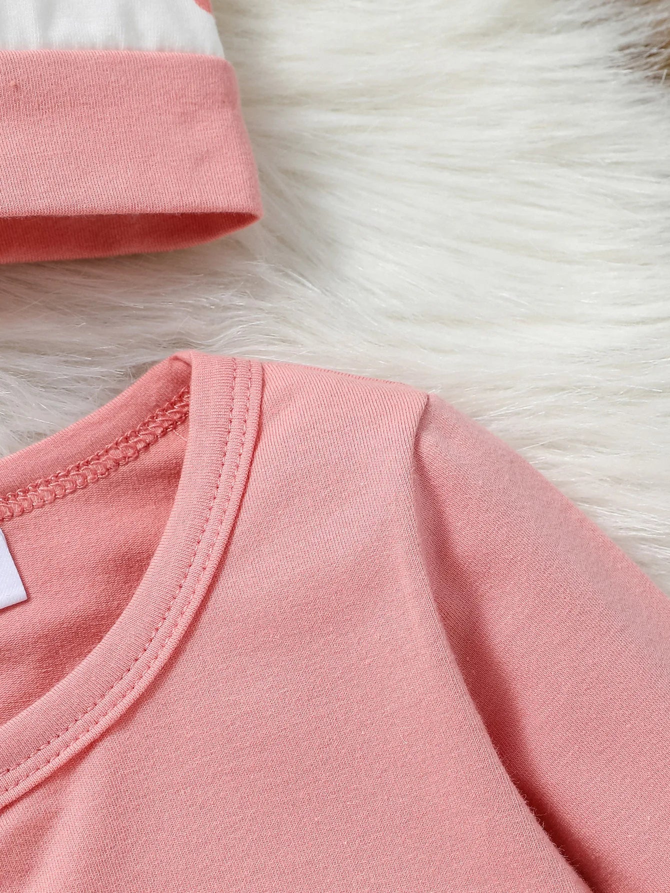 Cotton Long-sleeve Love Heart Print Footed Honey Comfort Jumpsuit with Hat