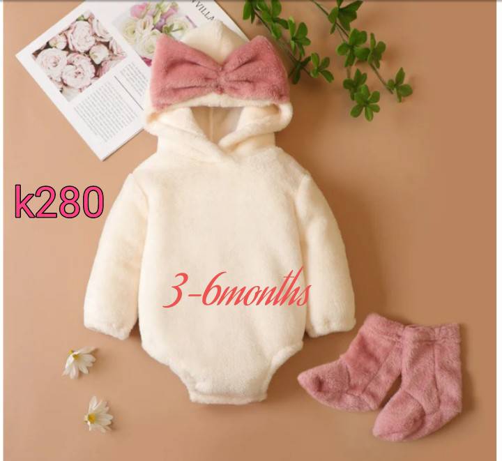 Cuddly Velvet Hooded Baby Romper with Long Sleeves