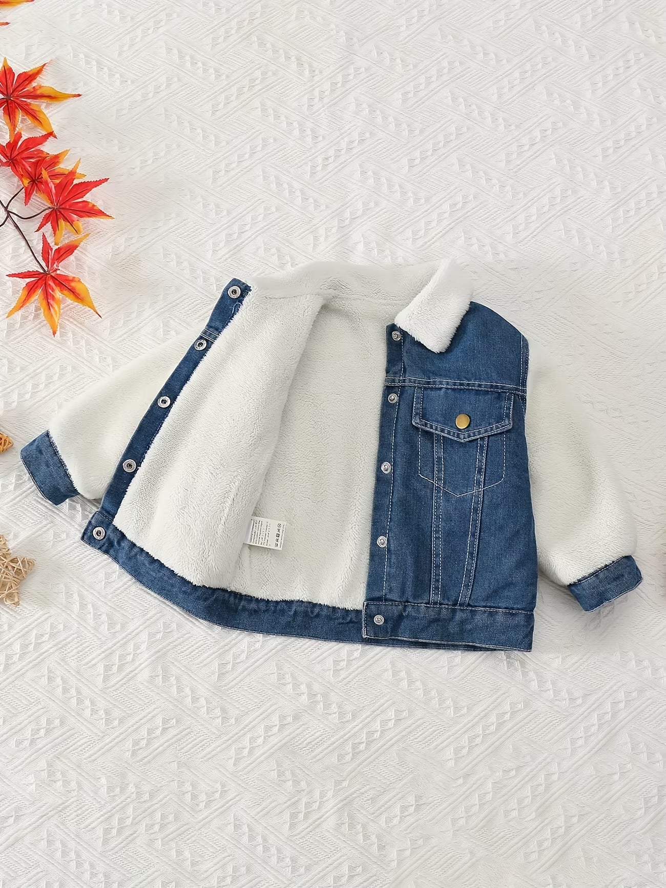 Cozy Fleece-Lined Denim Jacket - Plush Faux Fur Detail, Button Closure, Long Sleeve - Perfect for Fall/Winter
