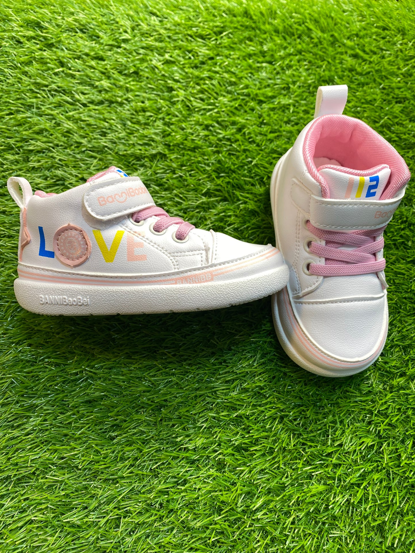 Letter printed glitter shoes