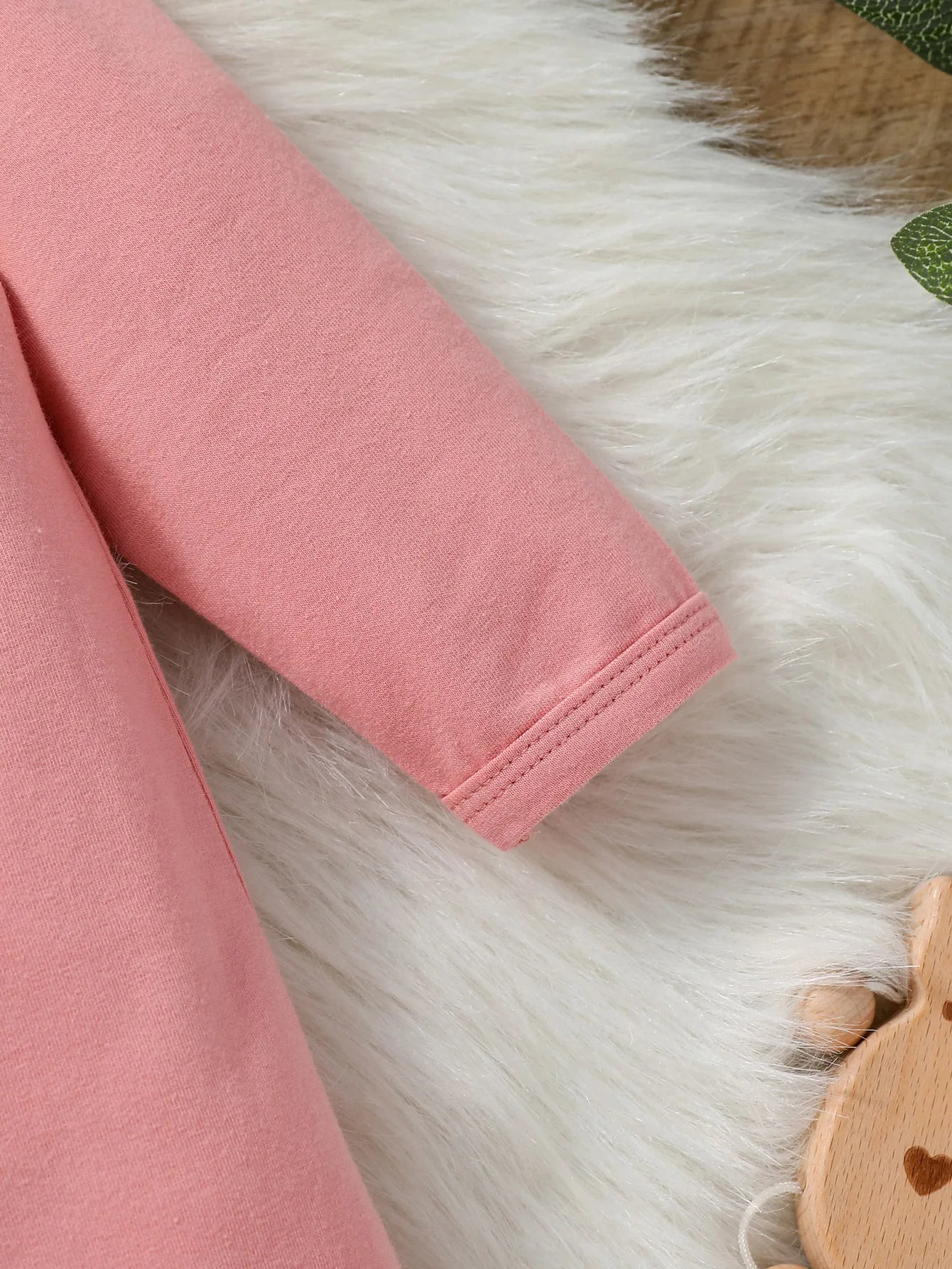 Cotton Long-sleeve Love Heart Print Footed Honey Comfort Jumpsuit with Hat