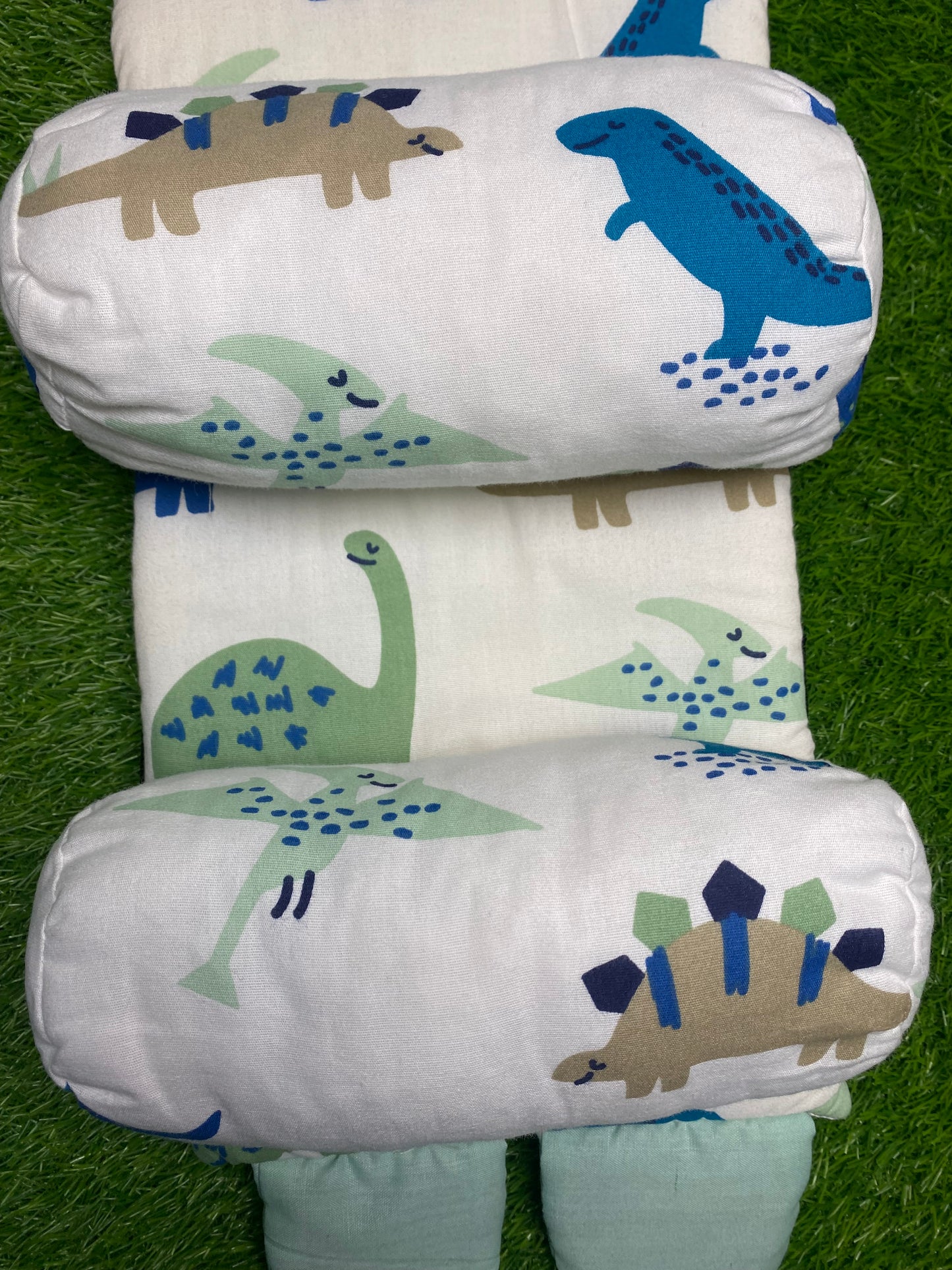 Pillow filling head making pillow blue