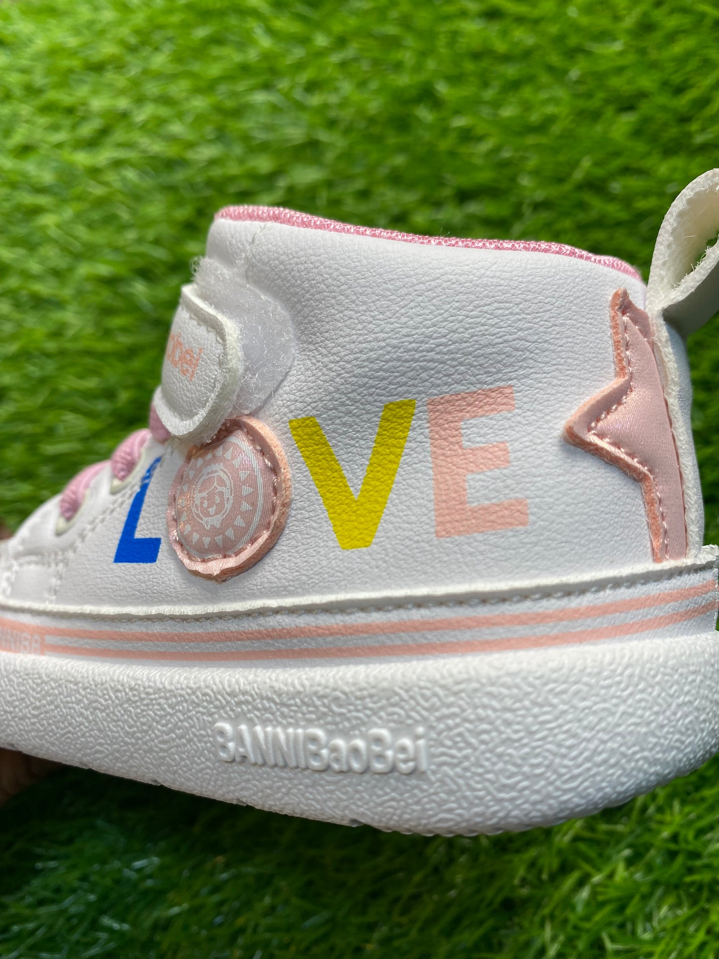 Letter printed glitter shoes