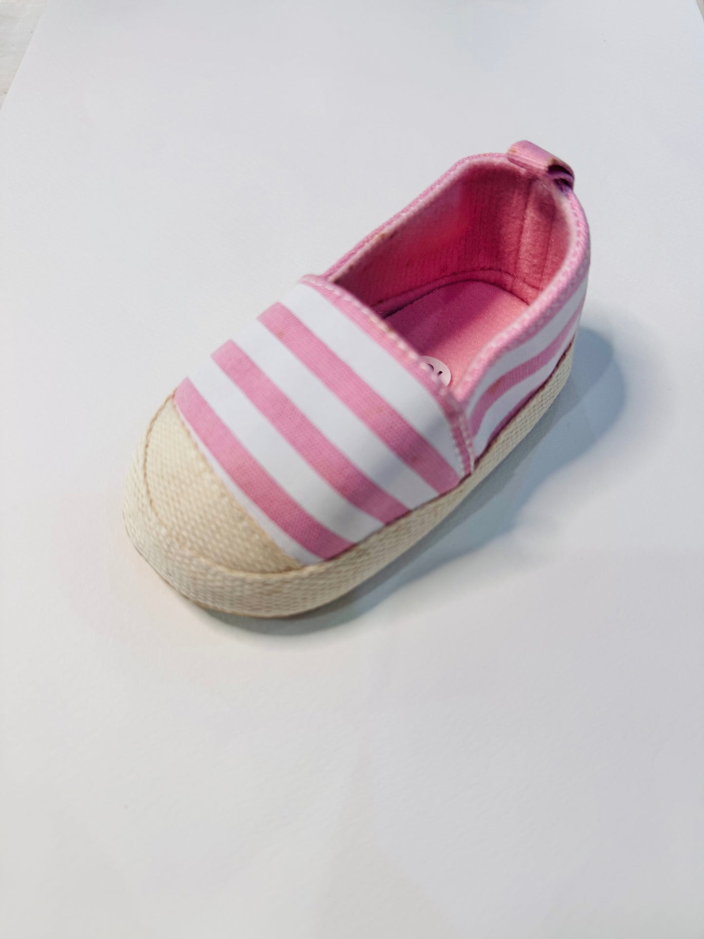 Baby Girls pink & white shoes
(042LR)