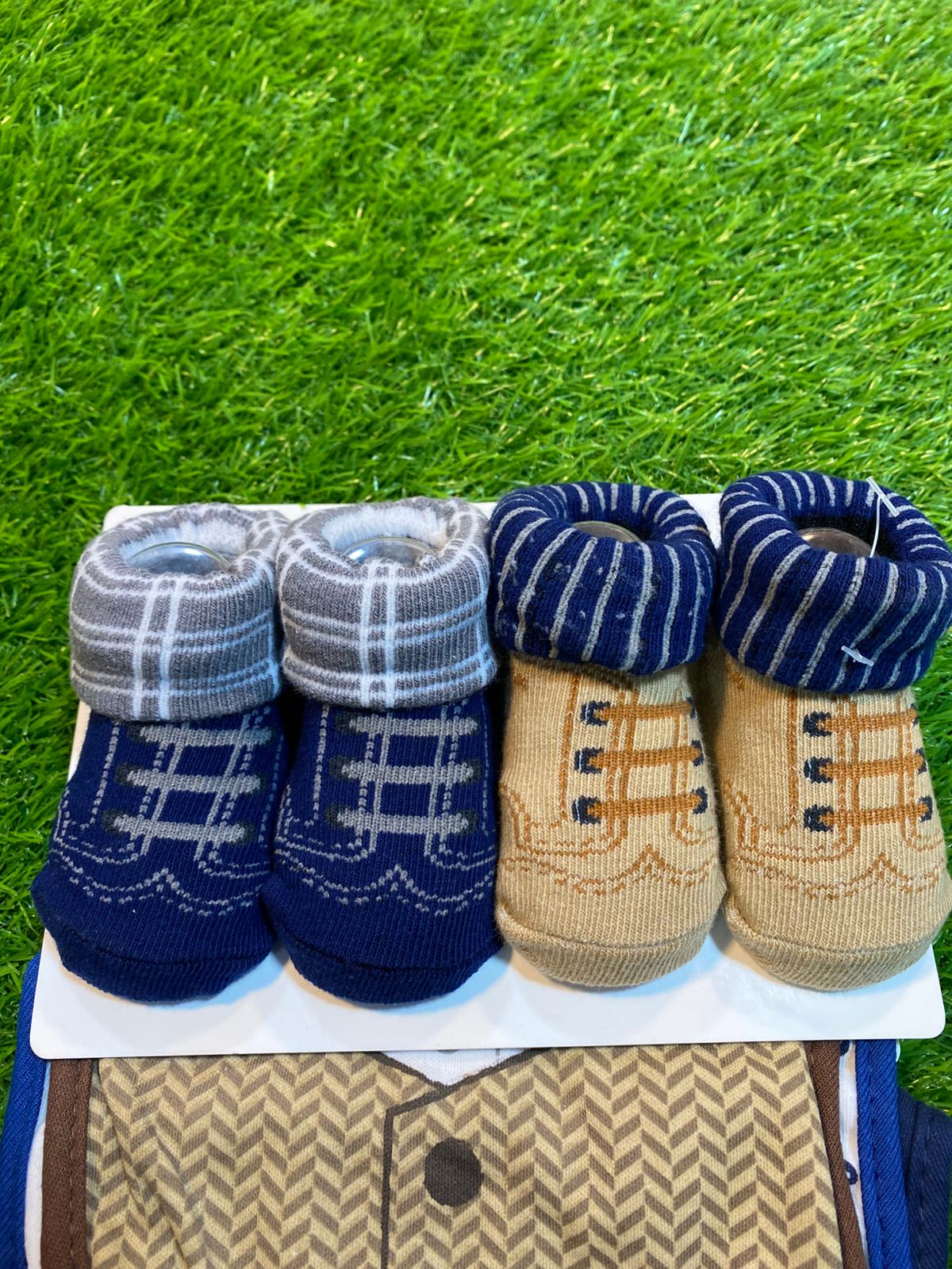 Fancy Bibs & Socks Set Gentelman