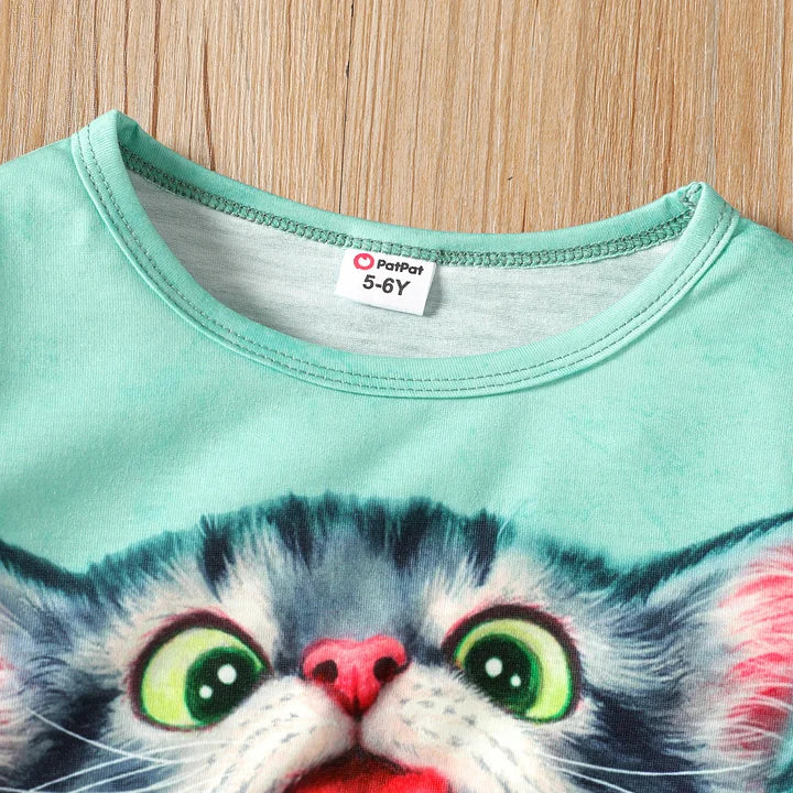 Short sleeve t-shirt with a cute cat print